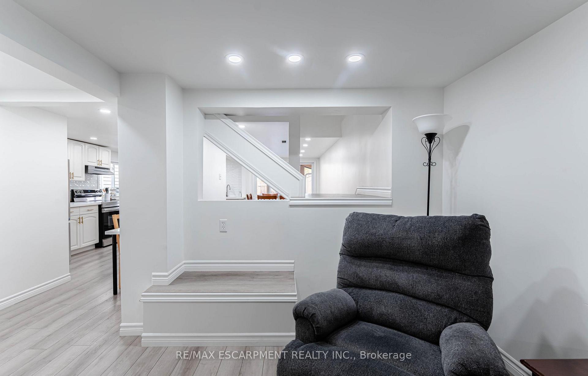 Photo 9 of 284 Paling Avenue, Hamilton, Homeside — HOMEH