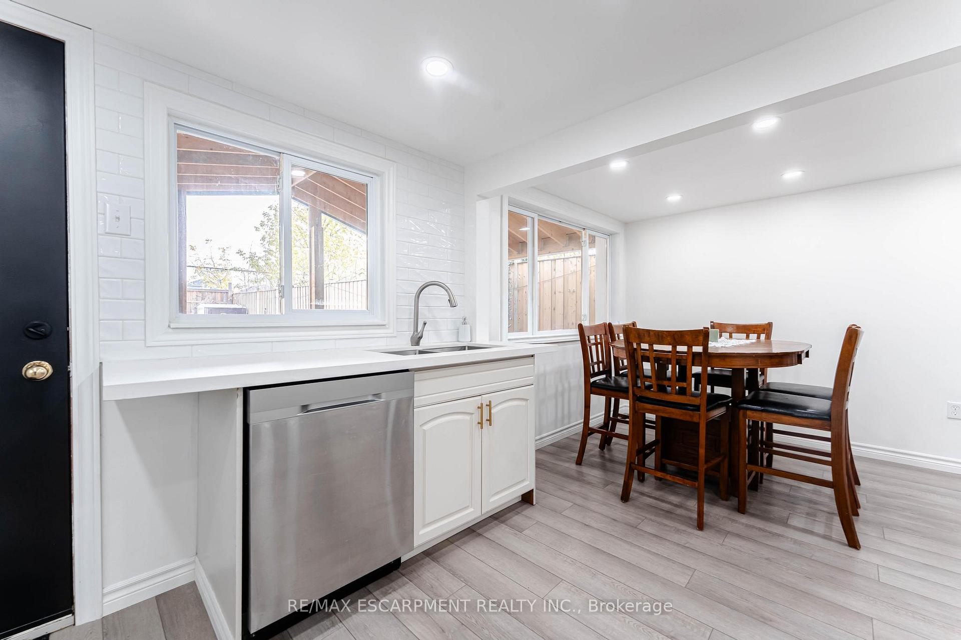 Photo 15 of 284 Paling Avenue, Hamilton, Homeside — HOMEH