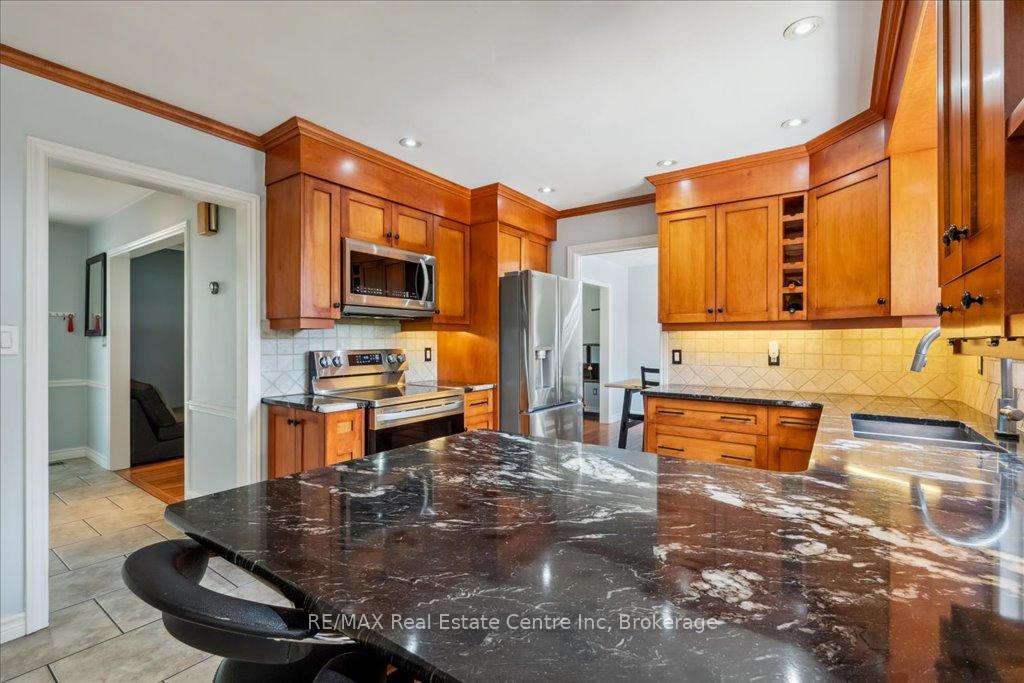 Photo 16 of 44 Glenburnie Drive, Guelph, Grange Road — HOMEH