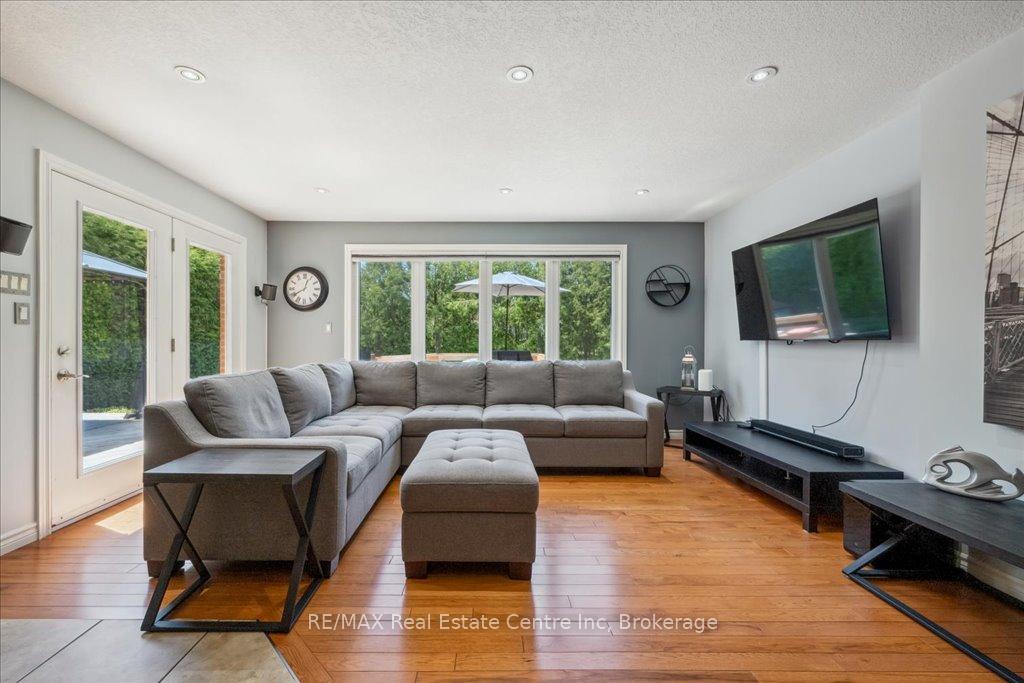 Photo 18 of 44 Glenburnie Drive, Guelph, Grange Road — HOMEH