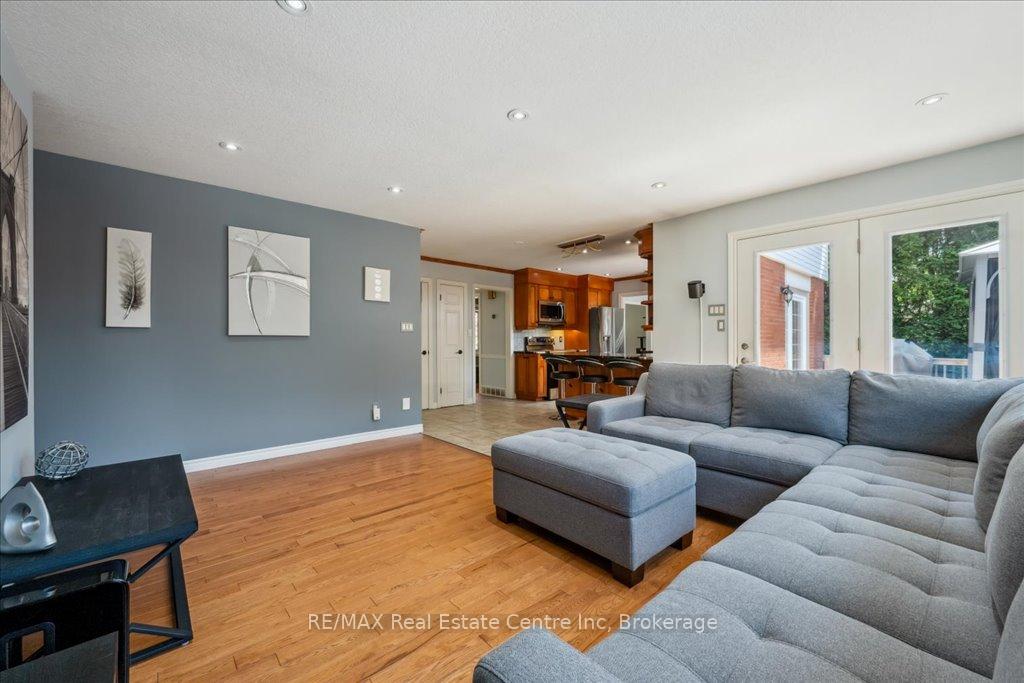 Photo 20 of 44 Glenburnie Drive, Guelph, Grange Road — HOMEH