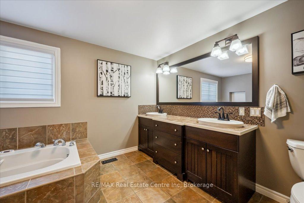 Photo 25 of 44 Glenburnie Drive, Guelph, Grange Road — HOMEH