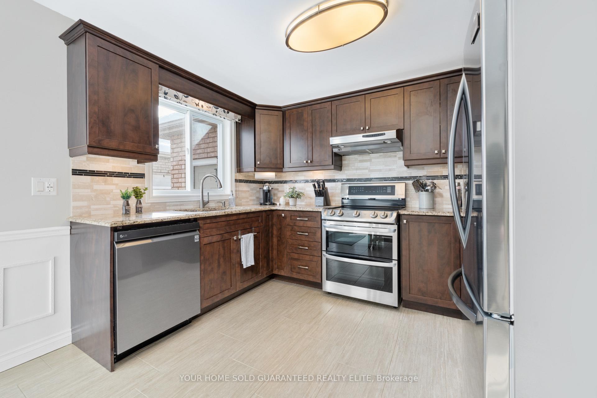 Photo 9 of 88 Colonial Crescent, Grimsby, Grimsby East — HOMEH