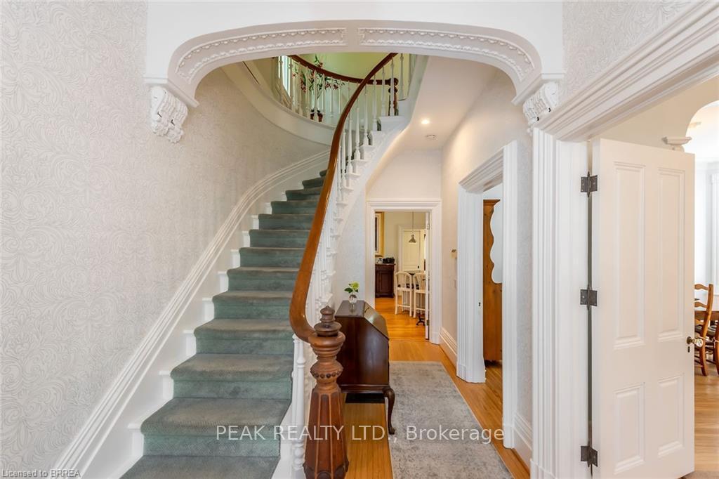 Photo 2 of 197 Grand River Street N, Brant, Paris — HOMEH