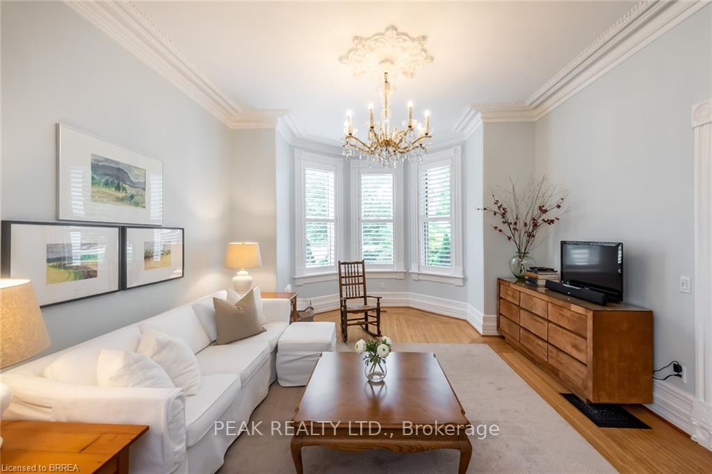 Photo 4 of 197 Grand River Street N, Brant, Paris — HOMEH