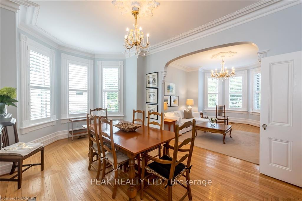 Photo 3 of 197 Grand River Street N, Brant, Paris — HOMEH