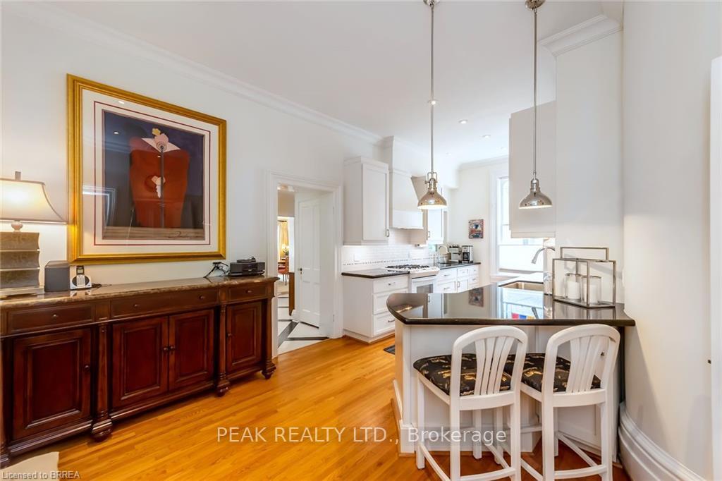 Photo 11 of 197 Grand River Street N, Brant, Paris — HOMEH