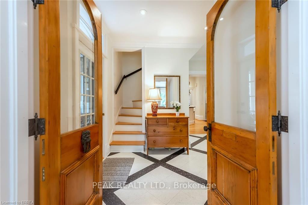 Photo 8 of 197 Grand River Street N, Brant, Paris — HOMEH