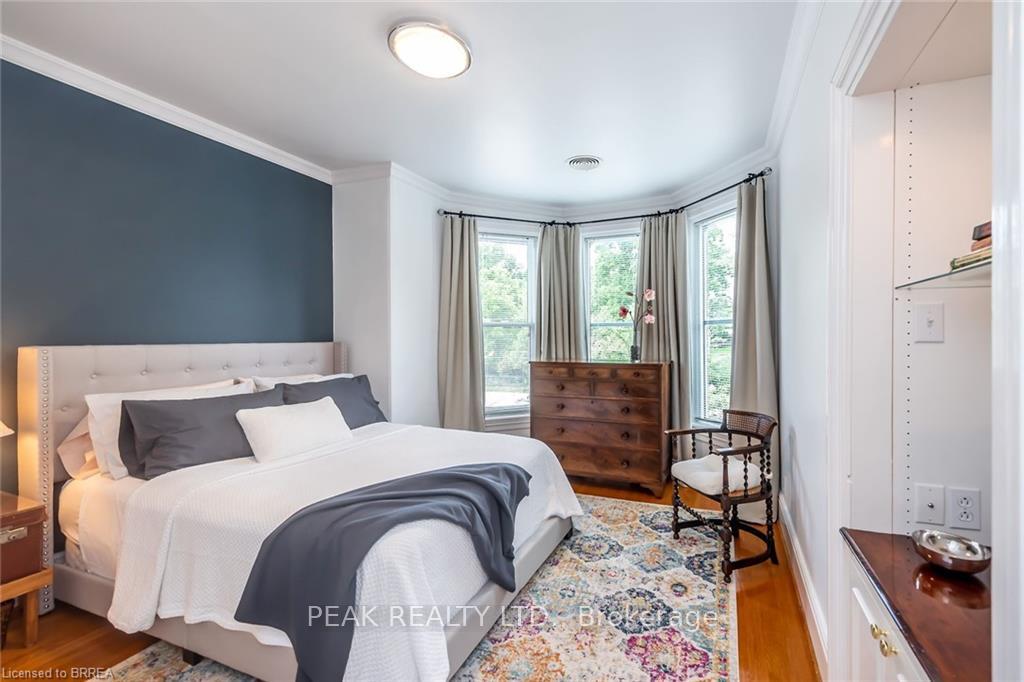Photo 14 of 197 Grand River Street N, Brant, Paris — HOMEH