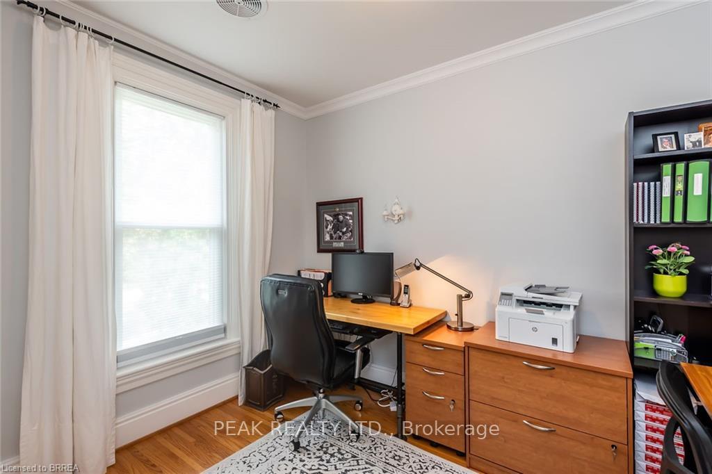Photo 17 of 197 Grand River Street N, Brant, Paris — HOMEH