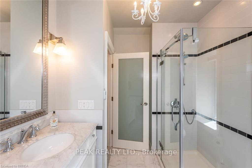 Photo 18 of 197 Grand River Street N, Brant, Paris — HOMEH