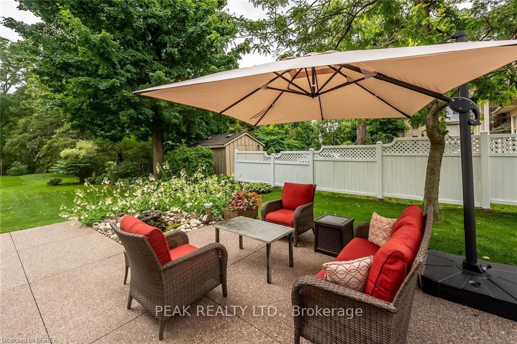 Photo 21 of 197 Grand River Street N, Brant, Paris — HOMEH