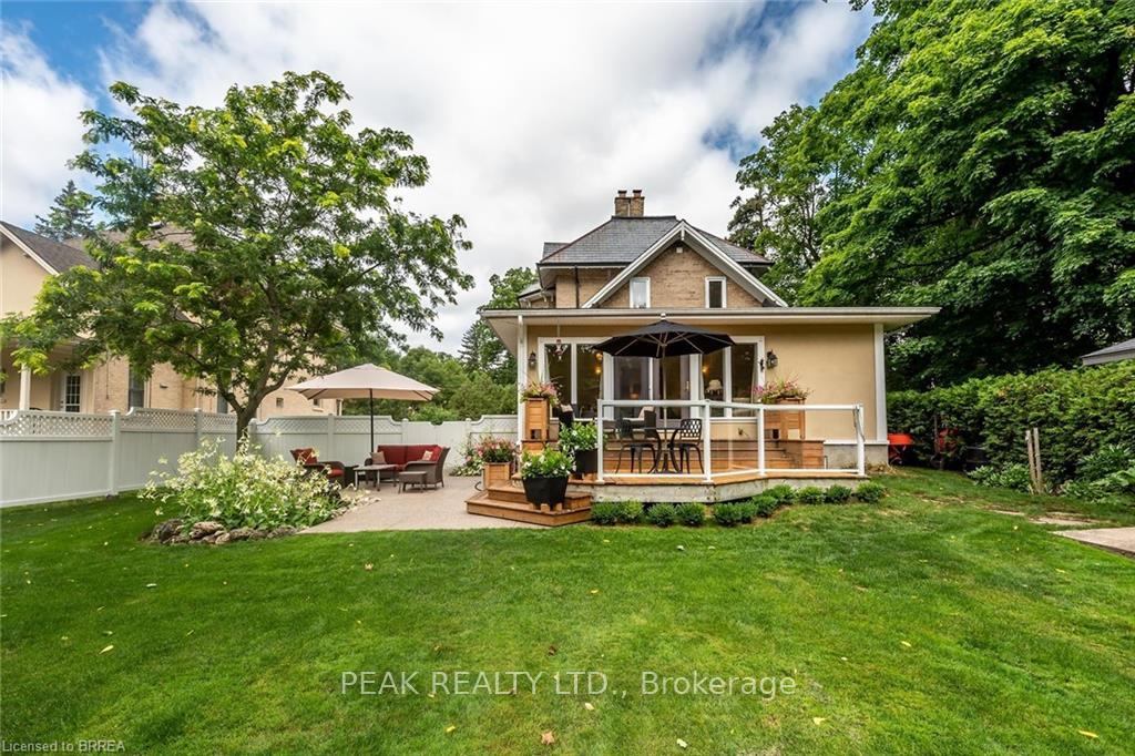 Photo 22 of 197 Grand River Street N, Brant, Paris — HOMEH