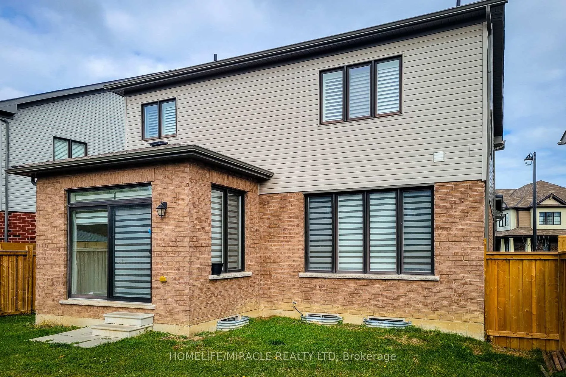 Photo 6 of 63 Magdalena Street, Hamilton, Stoney Creek Mountain — HOMEH