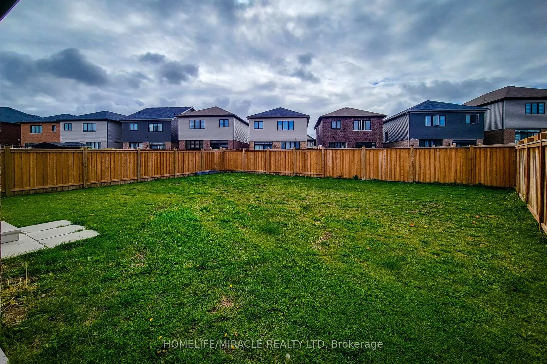 Photo 7 of 63 Magdalena Street, Hamilton, Stoney Creek Mountain — HOMEH