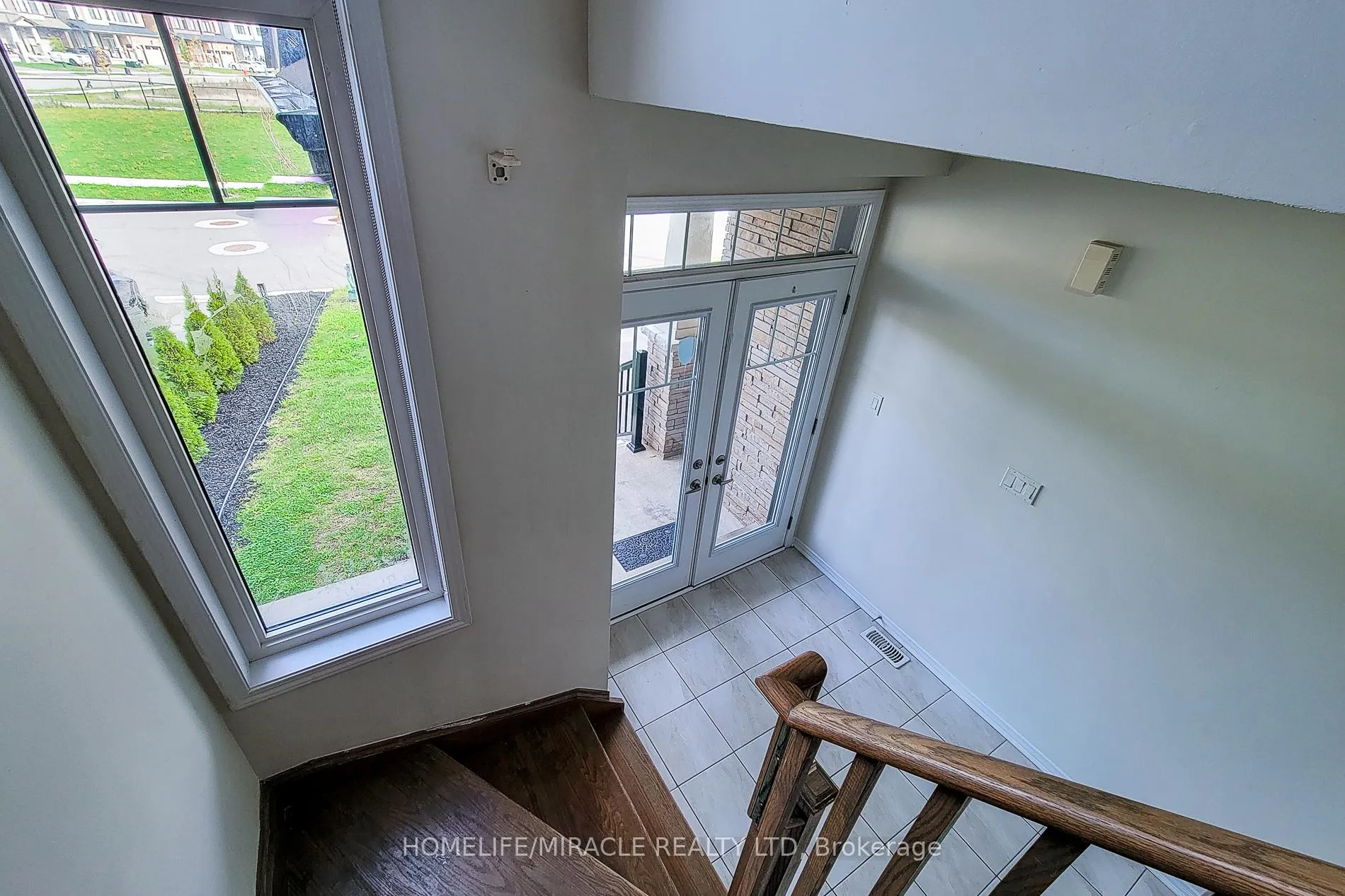 Photo 10 of 63 Magdalena Street, Hamilton, Stoney Creek Mountain — HOMEH