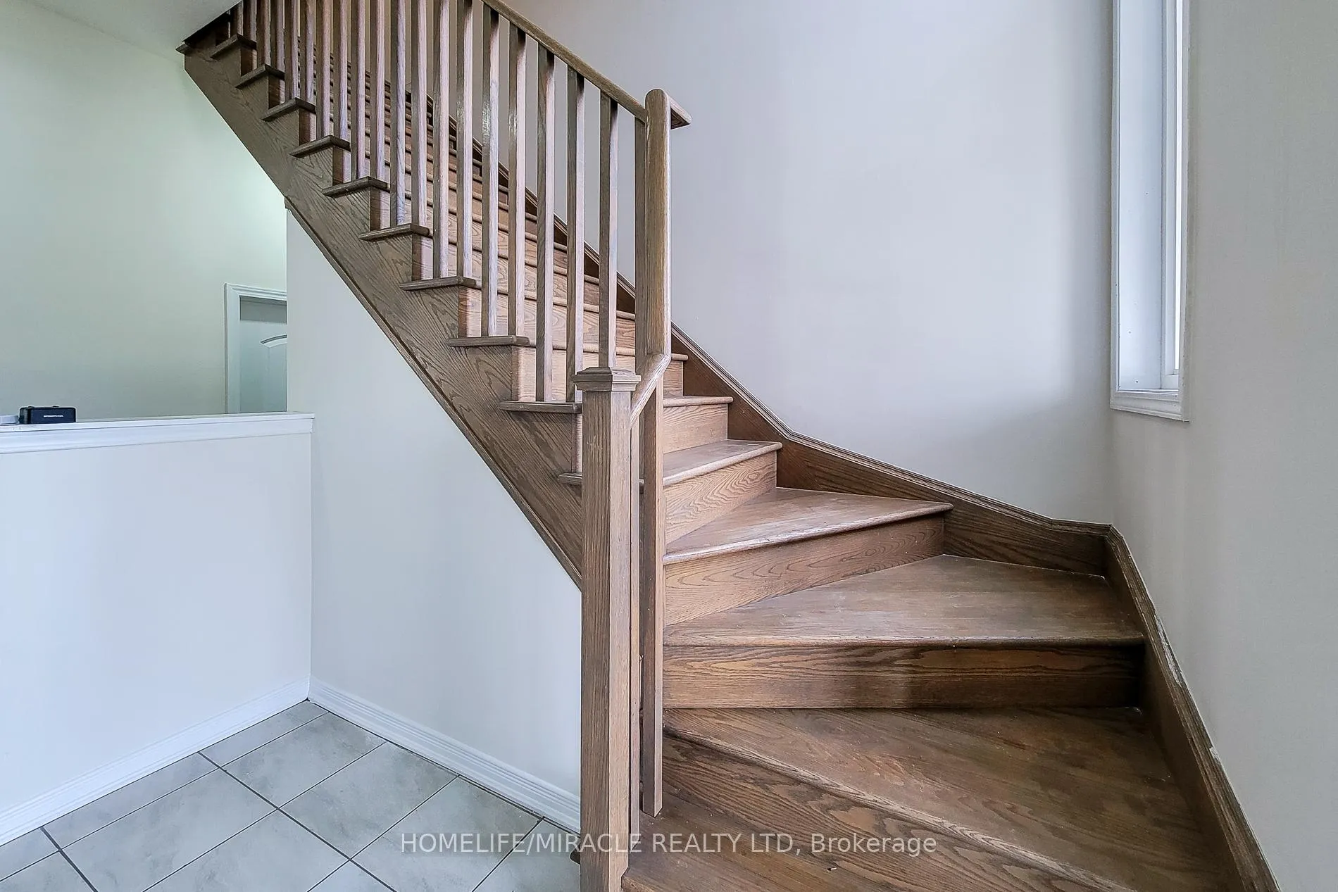Photo 26 of 63 Magdalena Street, Hamilton, Stoney Creek Mountain — HOMEH