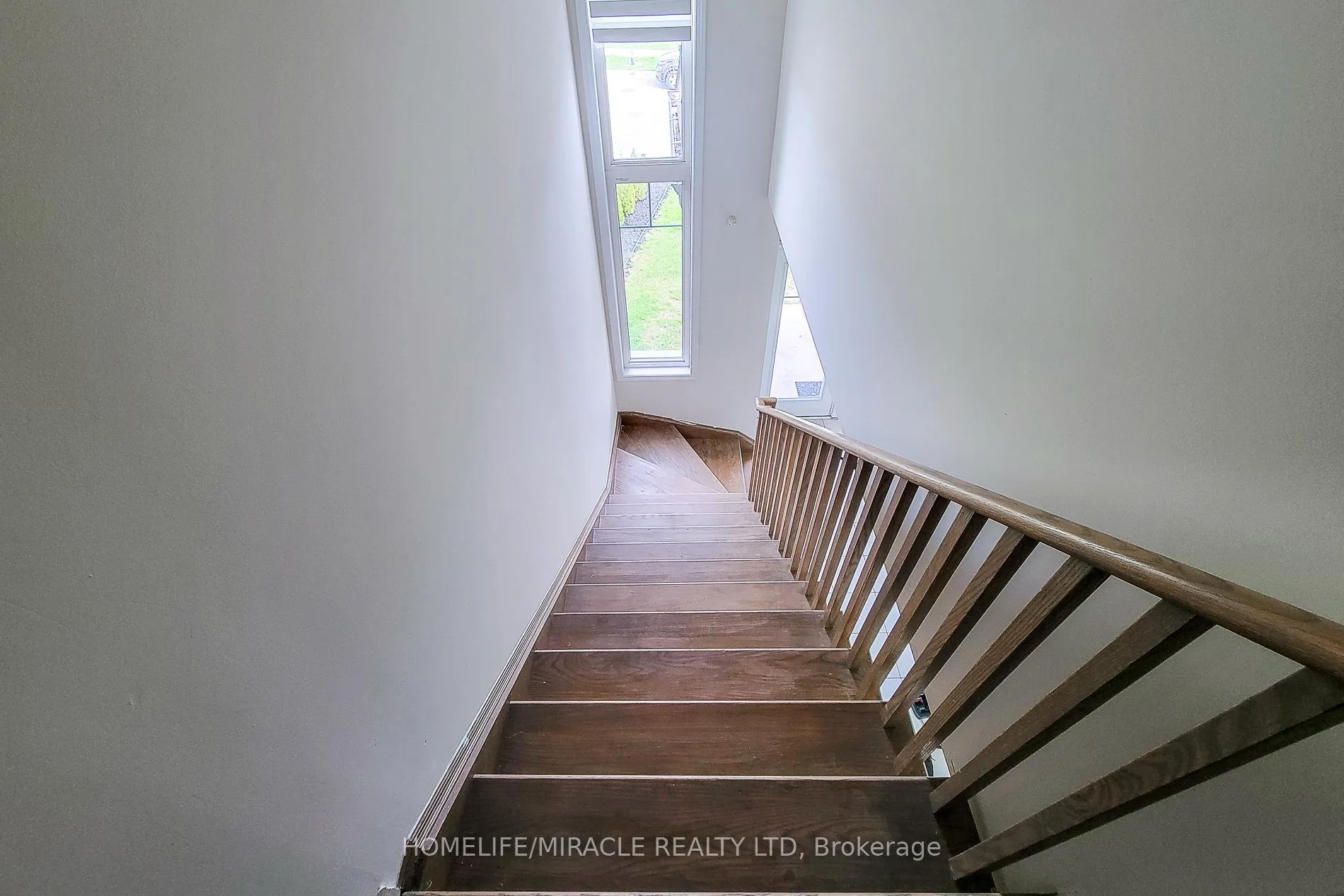Photo 42 of 63 Magdalena Street, Hamilton, Stoney Creek Mountain — HOMEH