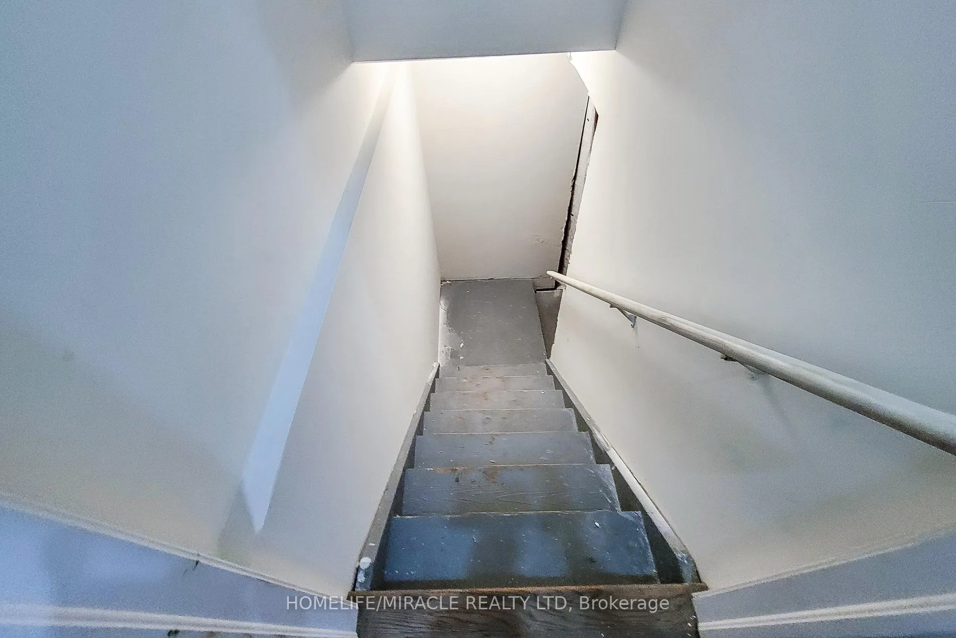 Photo 45 of 63 Magdalena Street, Hamilton, Stoney Creek Mountain — HOMEH