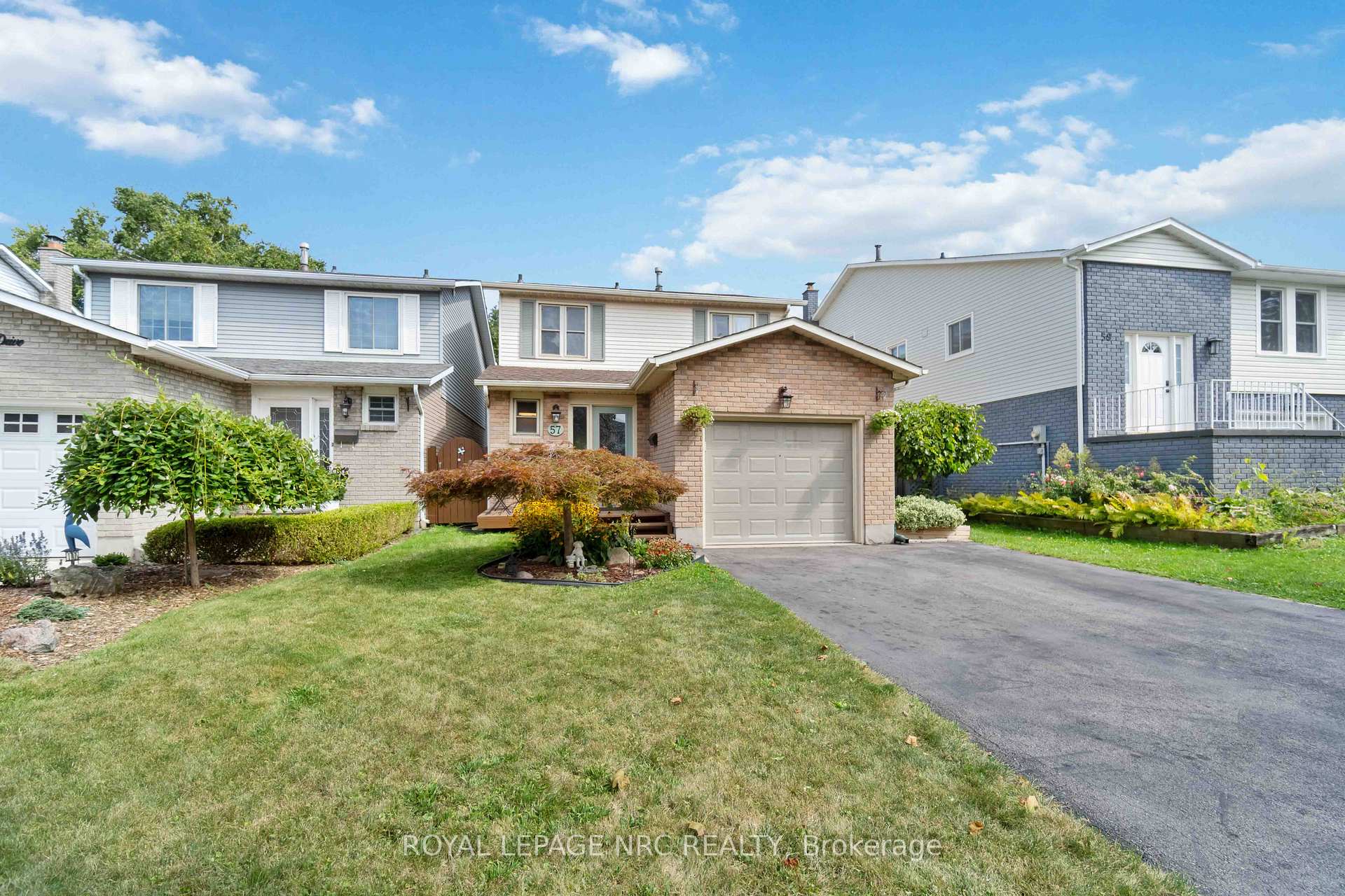Photo 2 of 57 Bayview Drive, Grimsby, Grimsby Beach — HOMEH