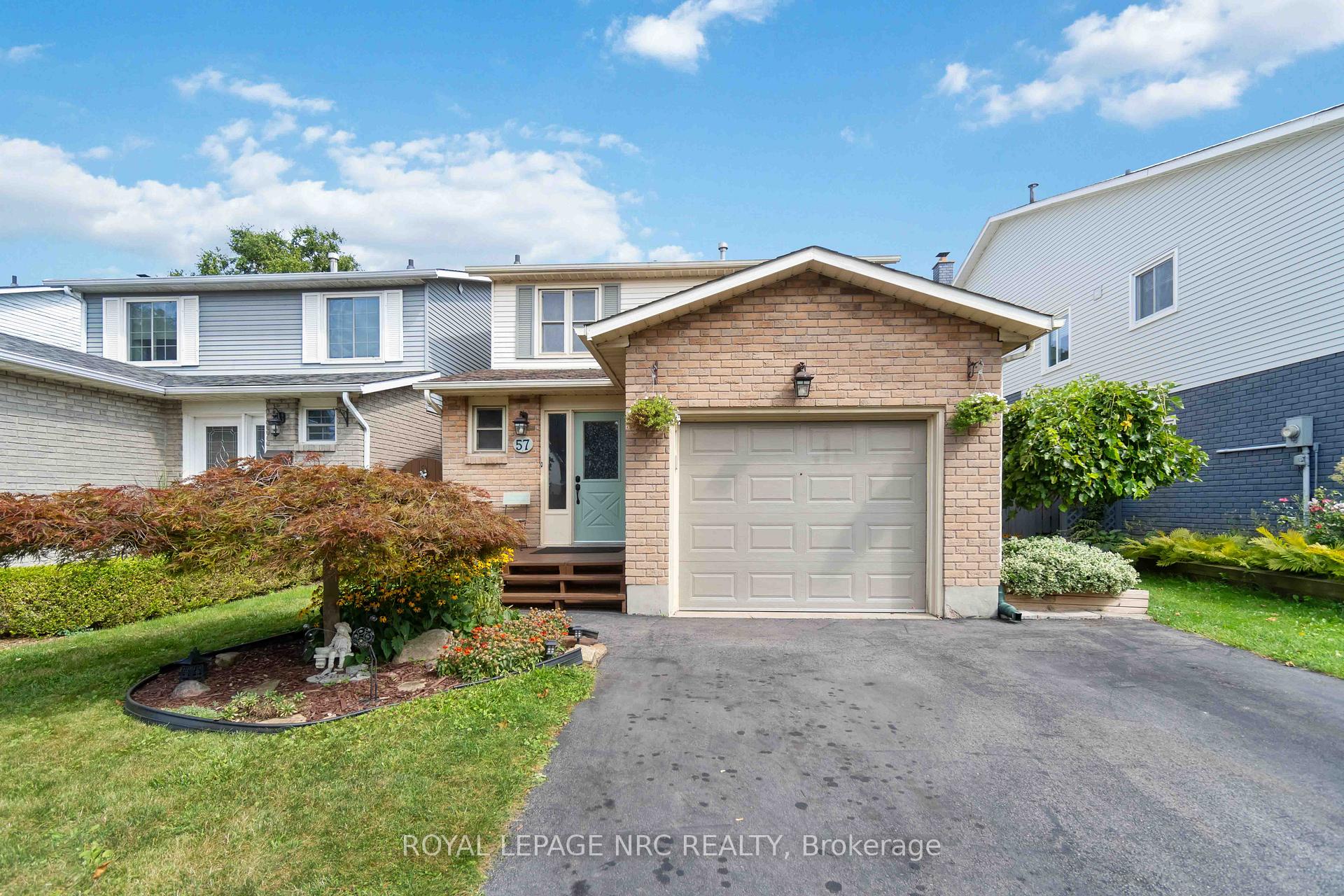 Photo 3 of 57 Bayview Drive, Grimsby, Grimsby Beach — HOMEH