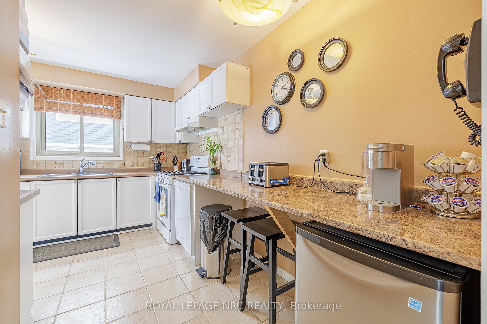 Photo 19 of 57 Bayview Drive, Grimsby, Grimsby Beach — HOMEH