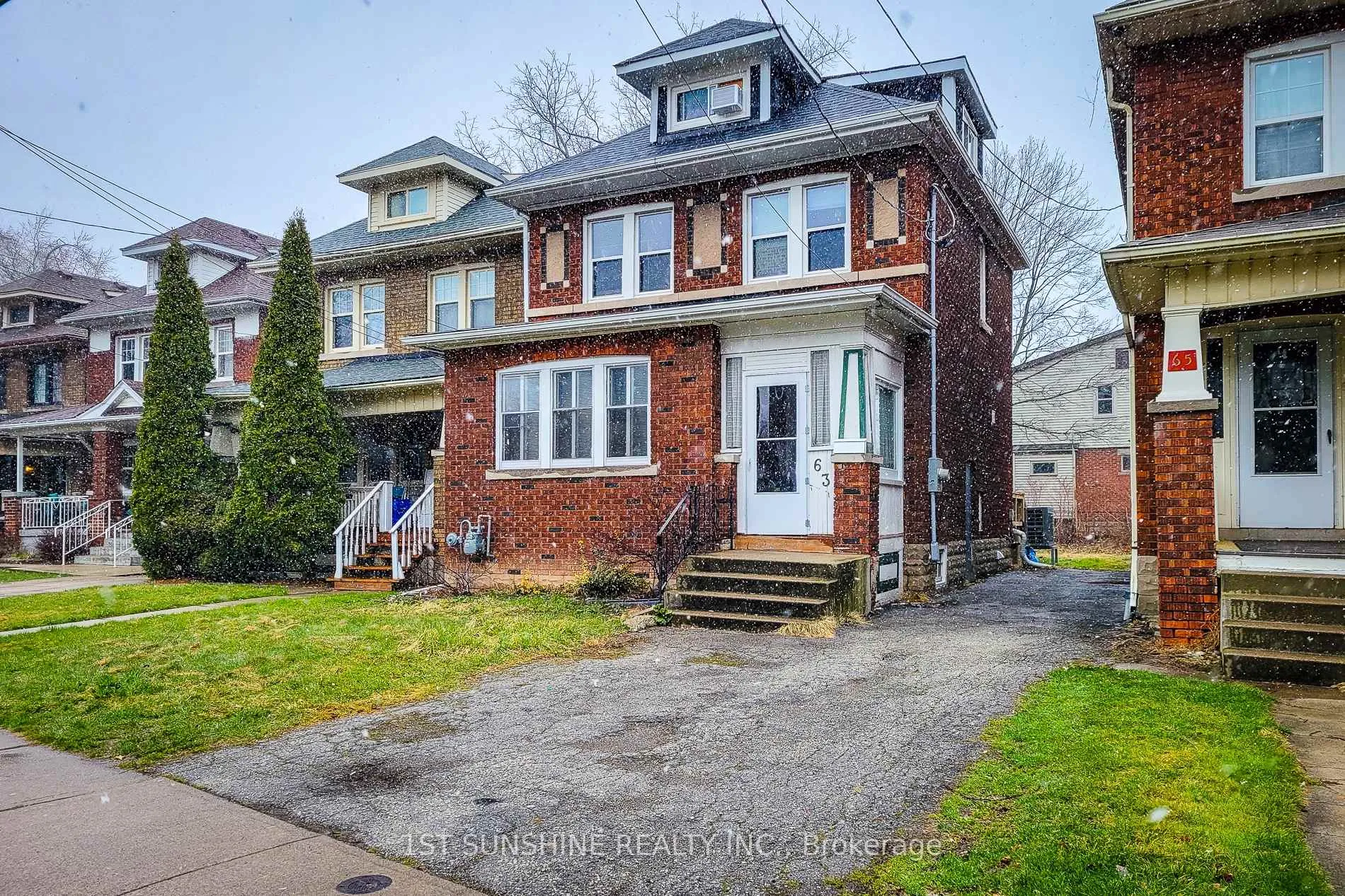 Photo 2 of 63 Paisley Avenue S, Hamilton, Westdale — HOMEH