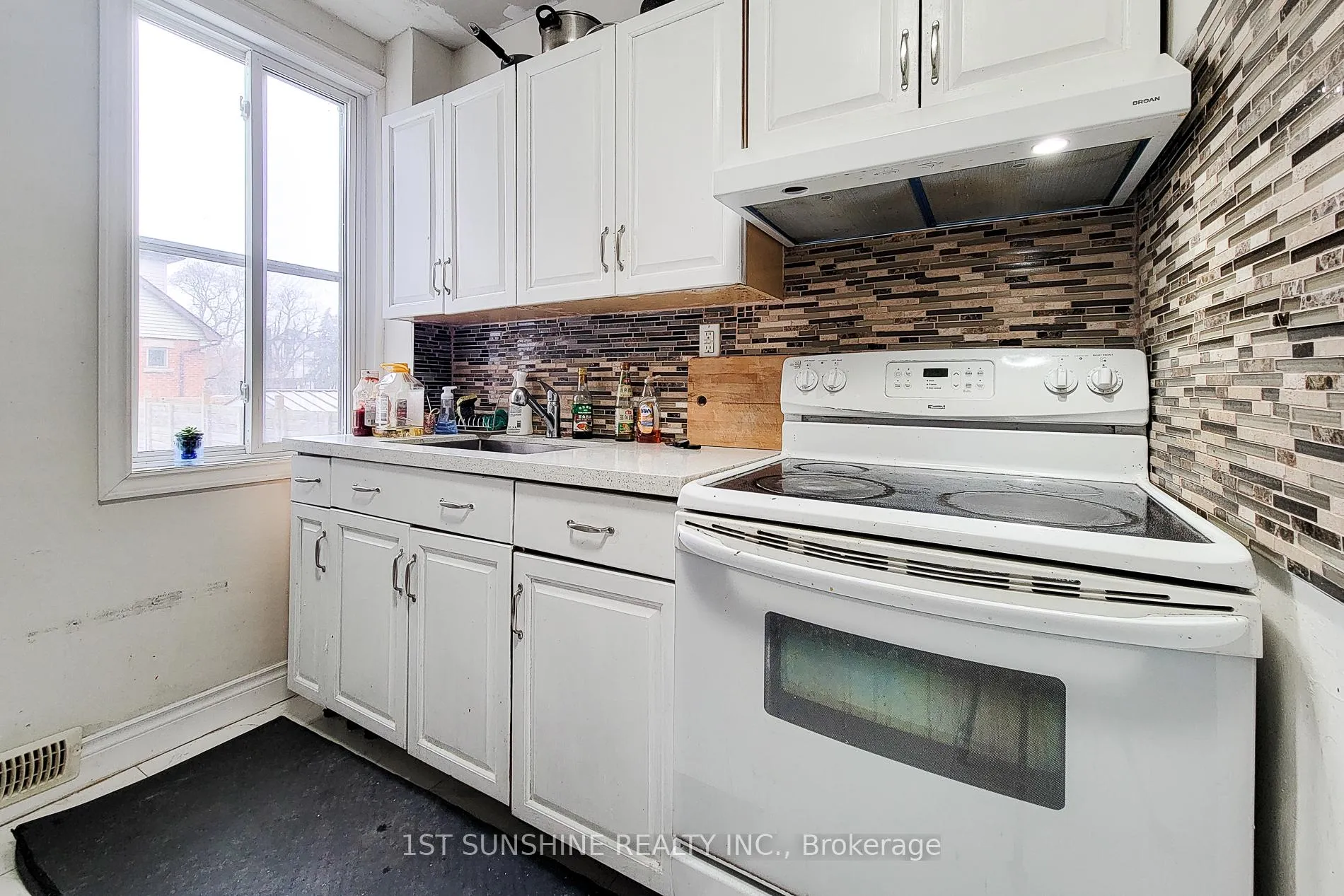 Photo 13 of 63 Paisley Avenue S, Hamilton, Westdale — HOMEH