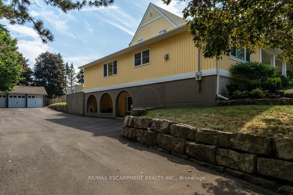 Photo 5 of 196 Dundas Street E, Hamilton, Waterdown — HOMEH
