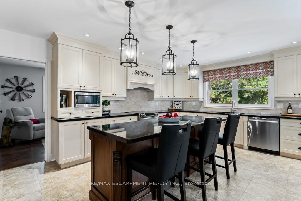 Photo 10 of 196 Dundas Street E, Hamilton, Waterdown — HOMEH