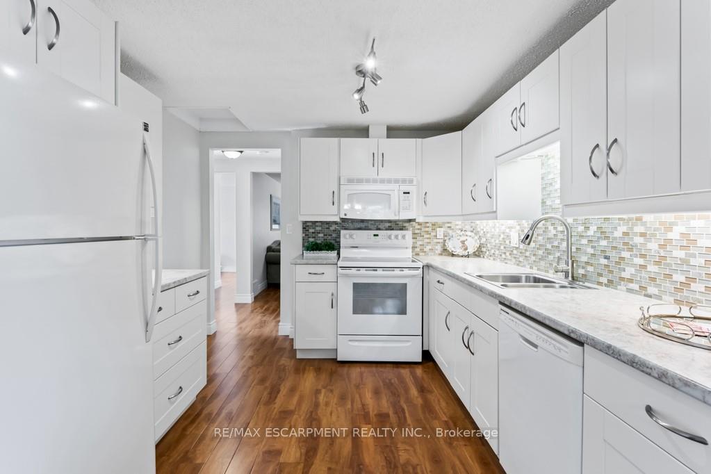 Photo 26 of 196 Dundas Street E, Hamilton, Waterdown — HOMEH