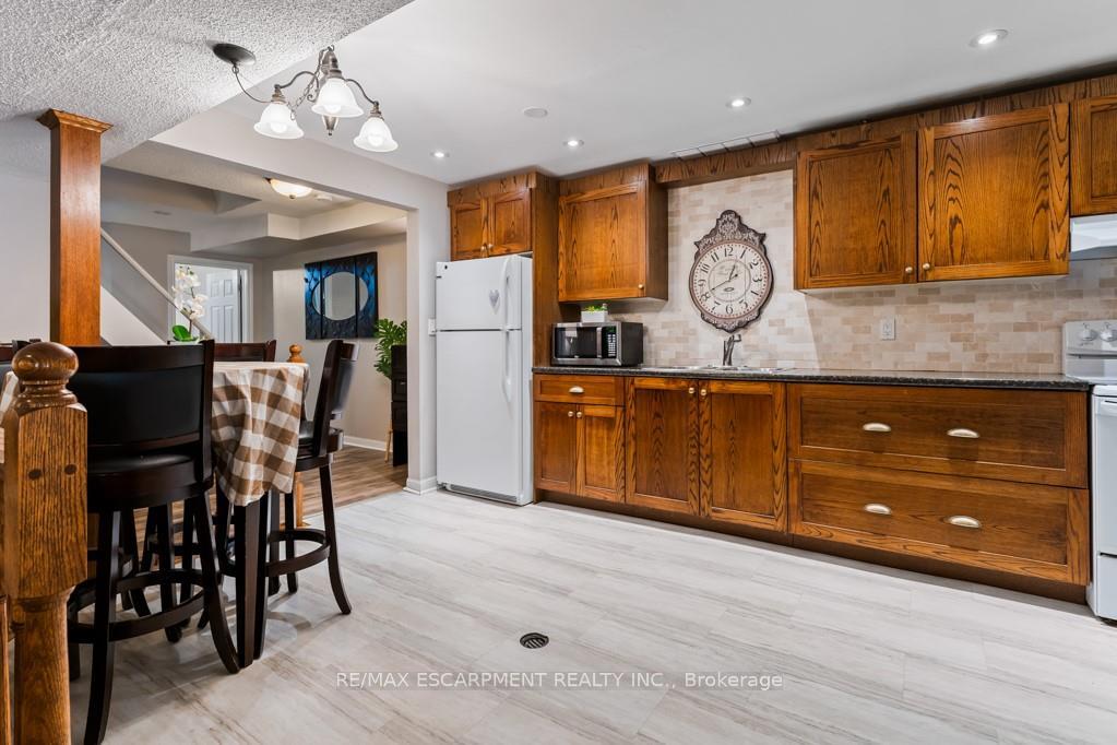 Photo 37 of 196 Dundas Street E, Hamilton, Waterdown — HOMEH