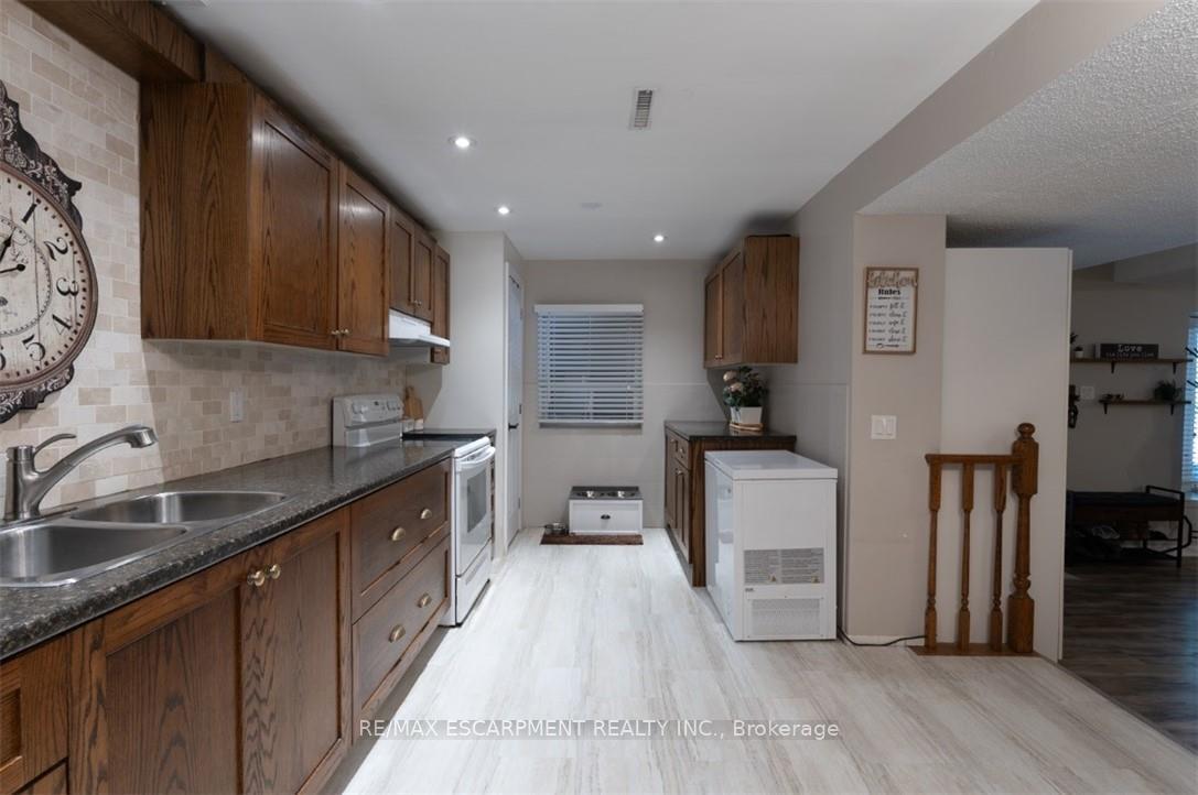 Photo 38 of 196 Dundas Street E, Hamilton, Waterdown — HOMEH