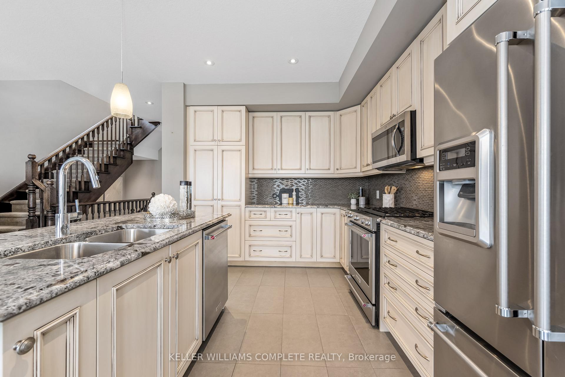 Photo 10 of 28 Pierre Trudeau Lane, Grimsby, Grimsby Beach — HOMEH