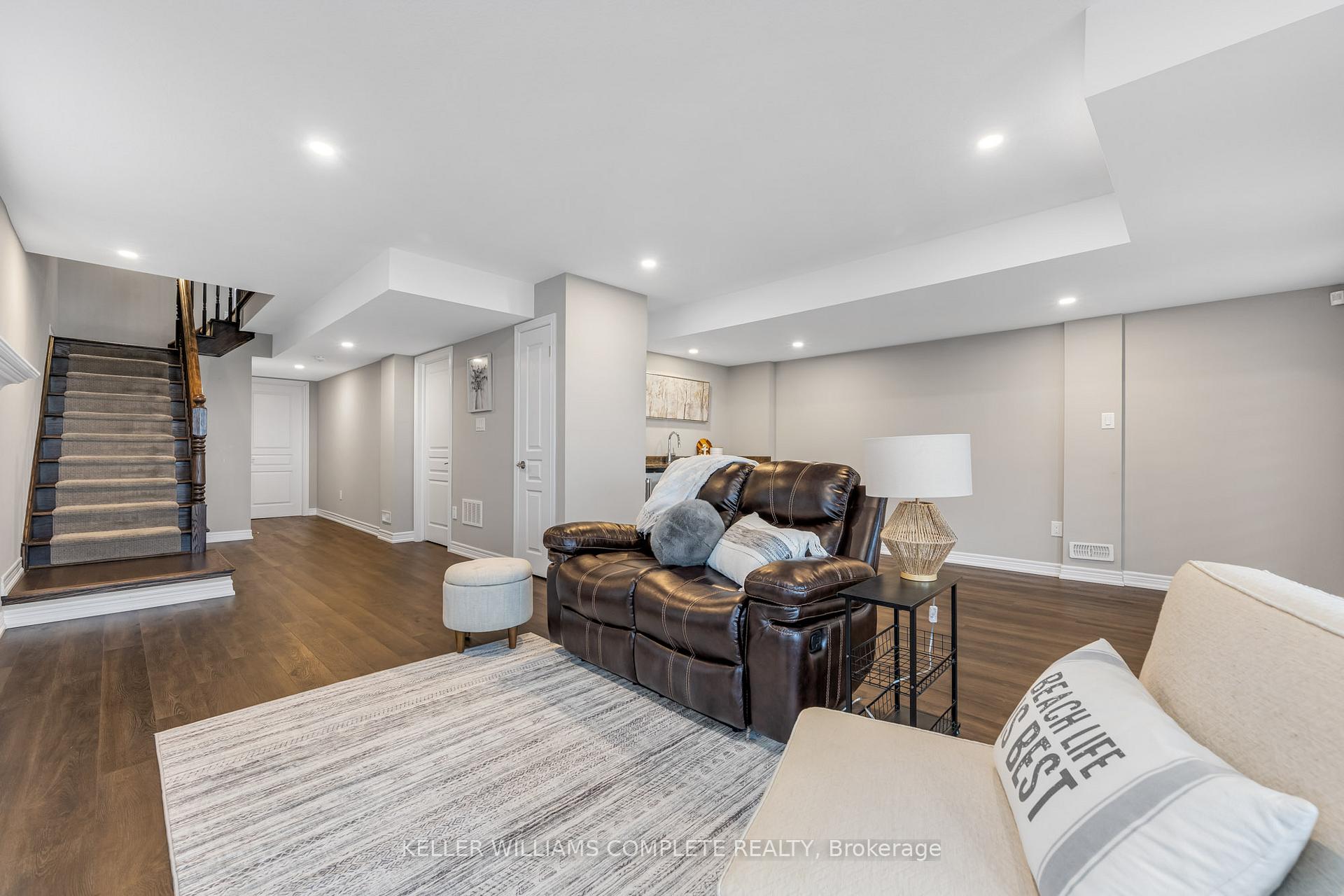 Photo 33 of 28 Pierre Trudeau Lane, Grimsby, Grimsby Beach — HOMEH
