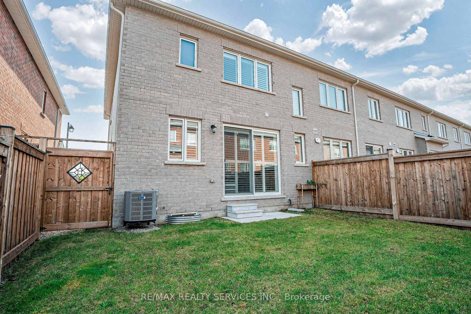Photo 40 of 813 Proud Drive, Milton, Cobban — HOMEH