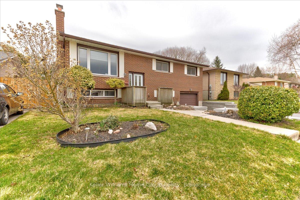 Photo 2 of 18 Matthew Drive, Guelph, Willow West/Sugarbush/West Acres — HOMEH