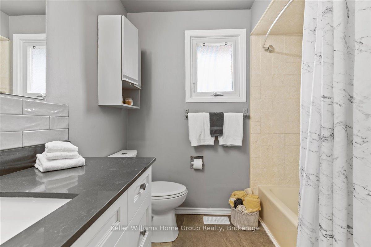 Photo 17 of 18 Matthew Drive, Guelph, Willow West/Sugarbush/West Acres — HOMEH