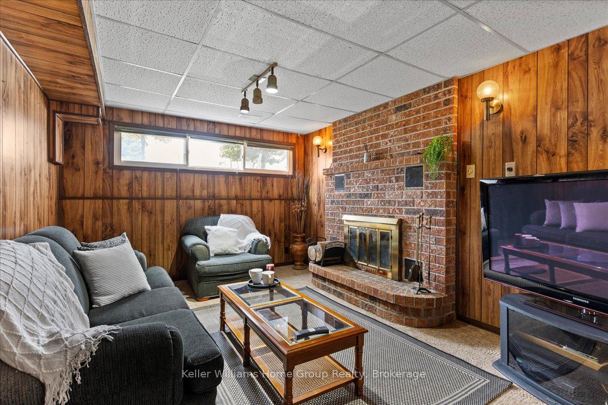 Photo 27 of 18 Matthew Drive, Guelph, Willow West/Sugarbush/West Acres — HOMEH