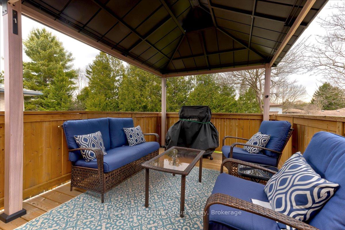 Photo 33 of 18 Matthew Drive, Guelph, Willow West/Sugarbush/West Acres — HOMEH