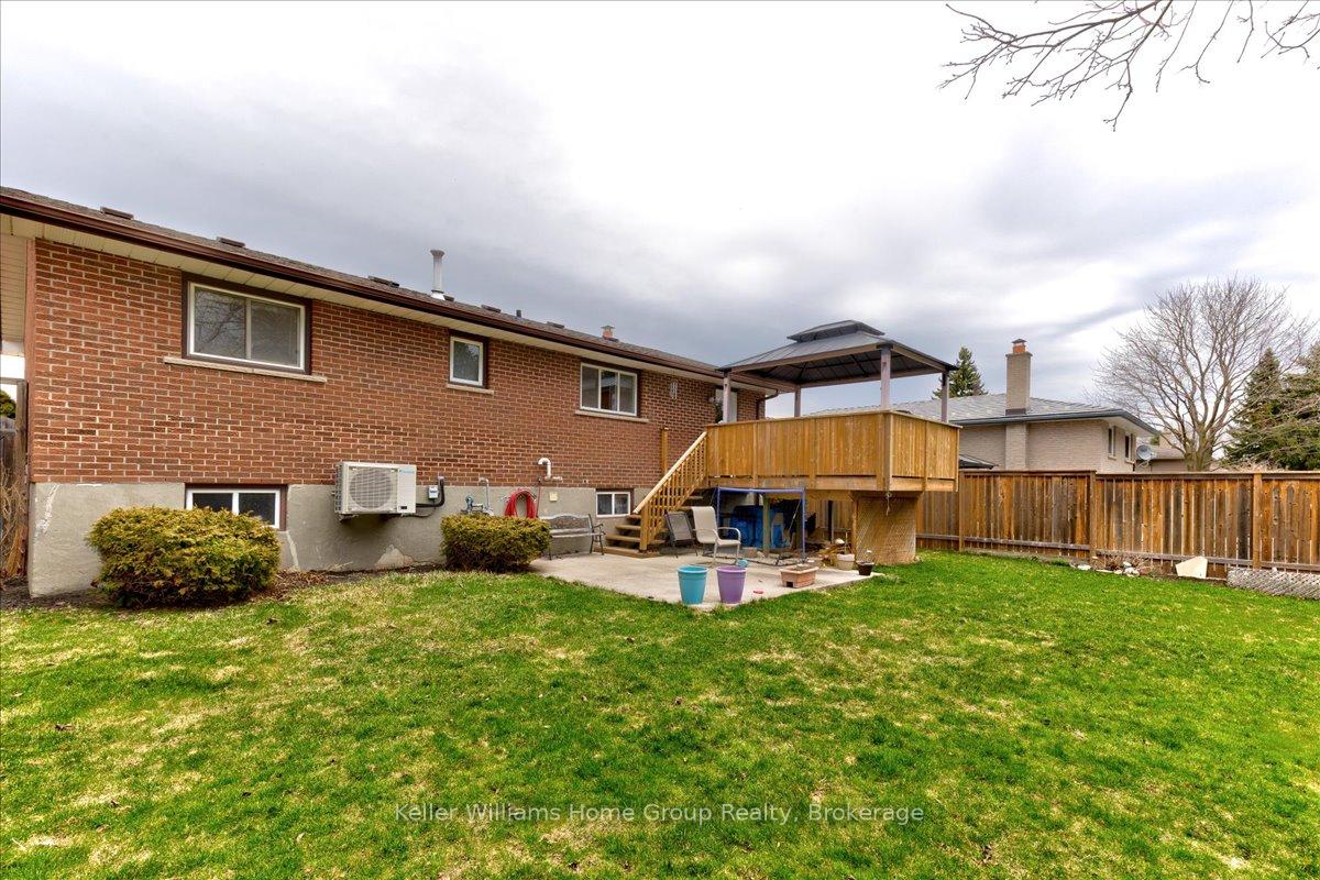 Photo 37 of 18 Matthew Drive, Guelph, Willow West/Sugarbush/West Acres — HOMEH