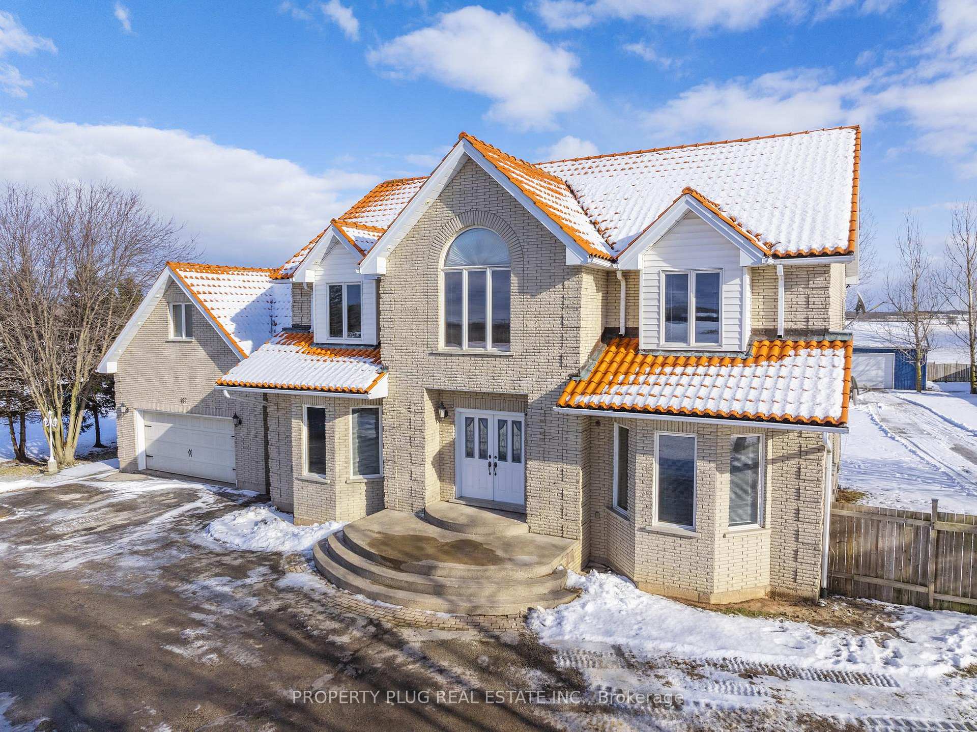 Photo 2 of 457 Mountain Road, Grimsby, Grimsby Escarpment — HOMEH