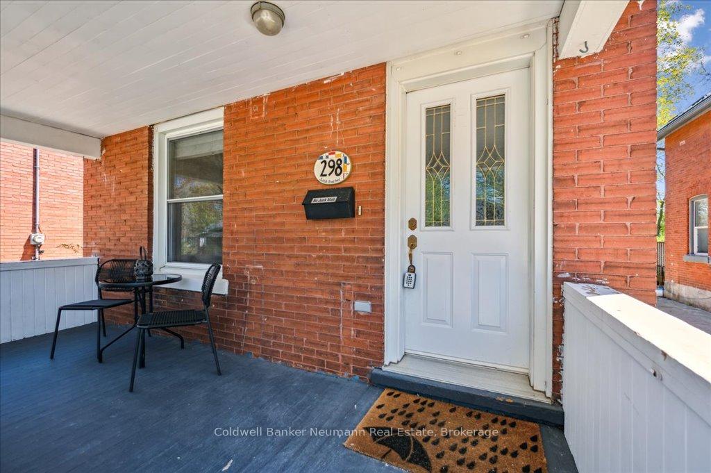 Photo 5 of 298 Suffolk Street W, Guelph, Junction/Onward Willow — HOMEH