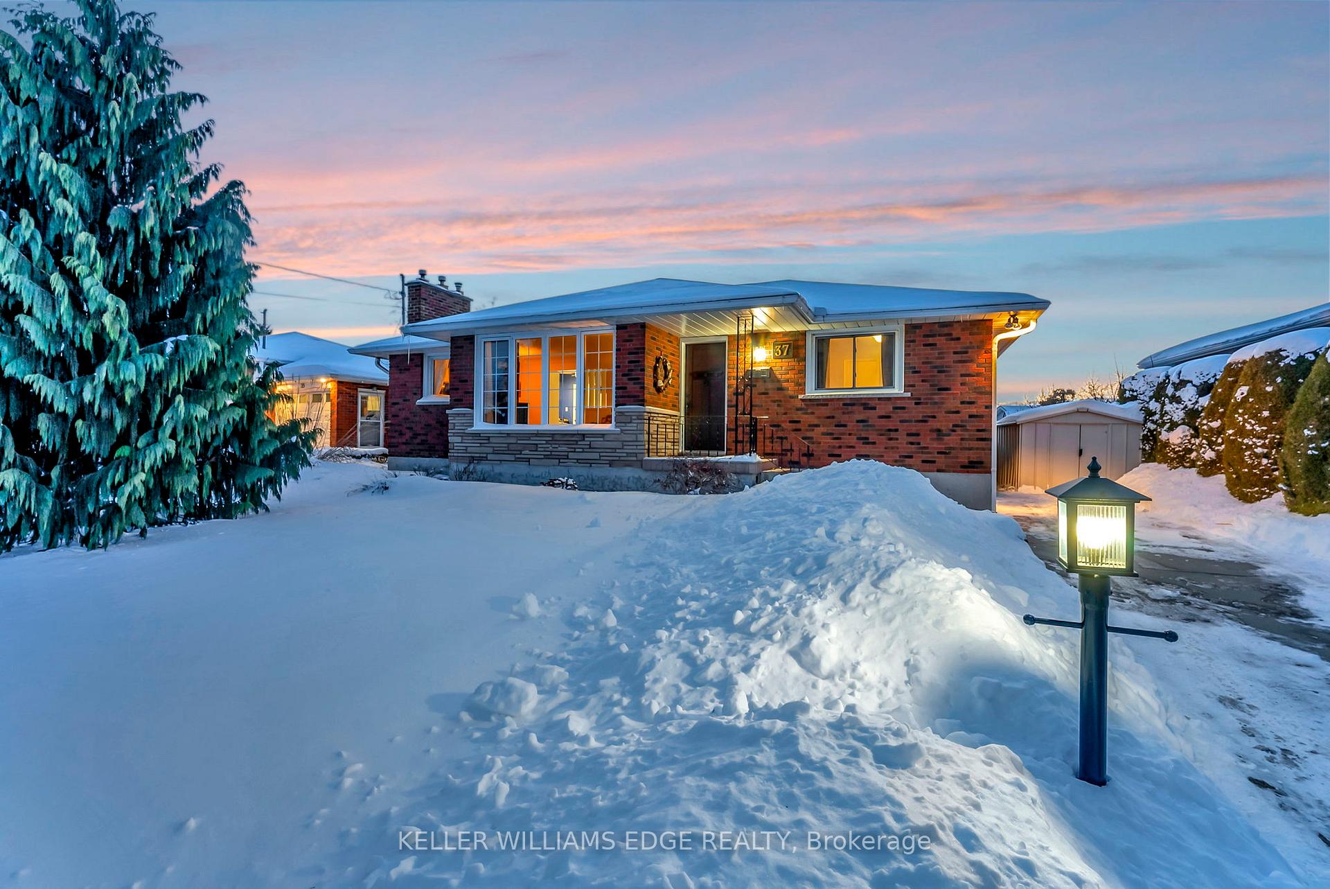 Front of 37 Woodsview Avenue
