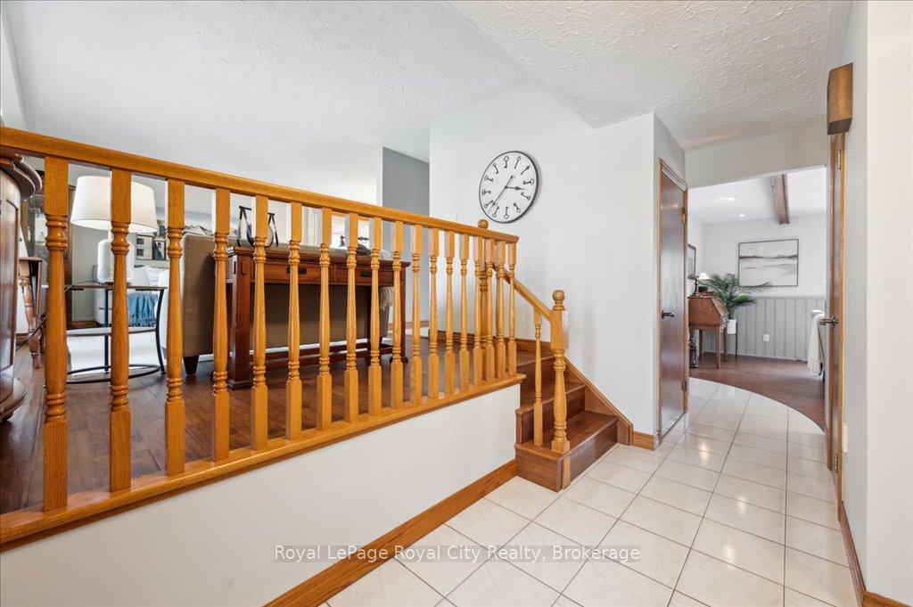 Photo 6 of 5 Cabot Court, Guelph, Kortright West — HOMEH