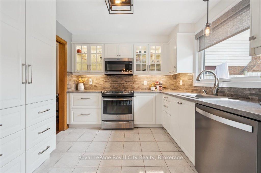 Photo 12 of 5 Cabot Court, Guelph, Kortright West — HOMEH