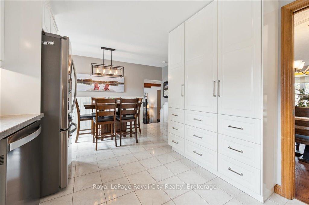 Photo 14 of 5 Cabot Court, Guelph, Kortright West — HOMEH