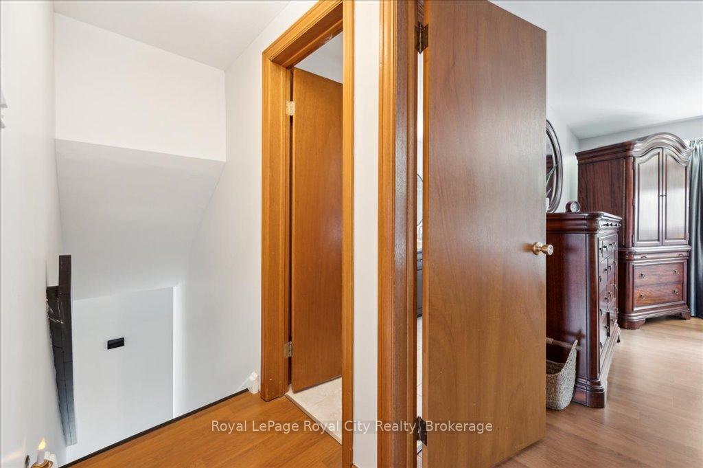 Photo 20 of 5 Cabot Court, Guelph, Kortright West — HOMEH