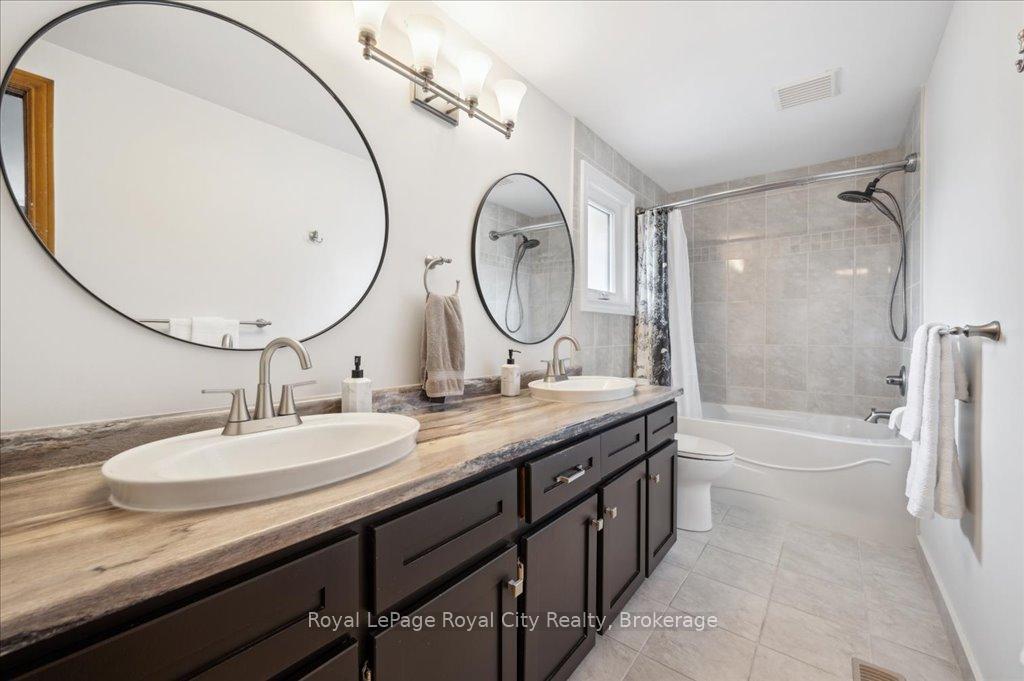 Photo 23 of 5 Cabot Court, Guelph, Kortright West — HOMEH