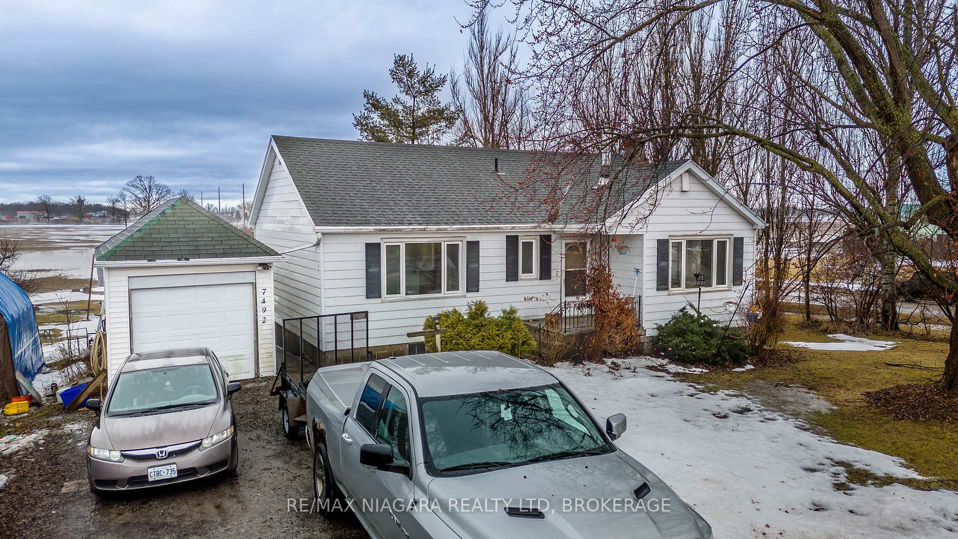 Photo 1 of 7492 Mud Street W, Grimsby, Grimsby Escarpment — HOMEH